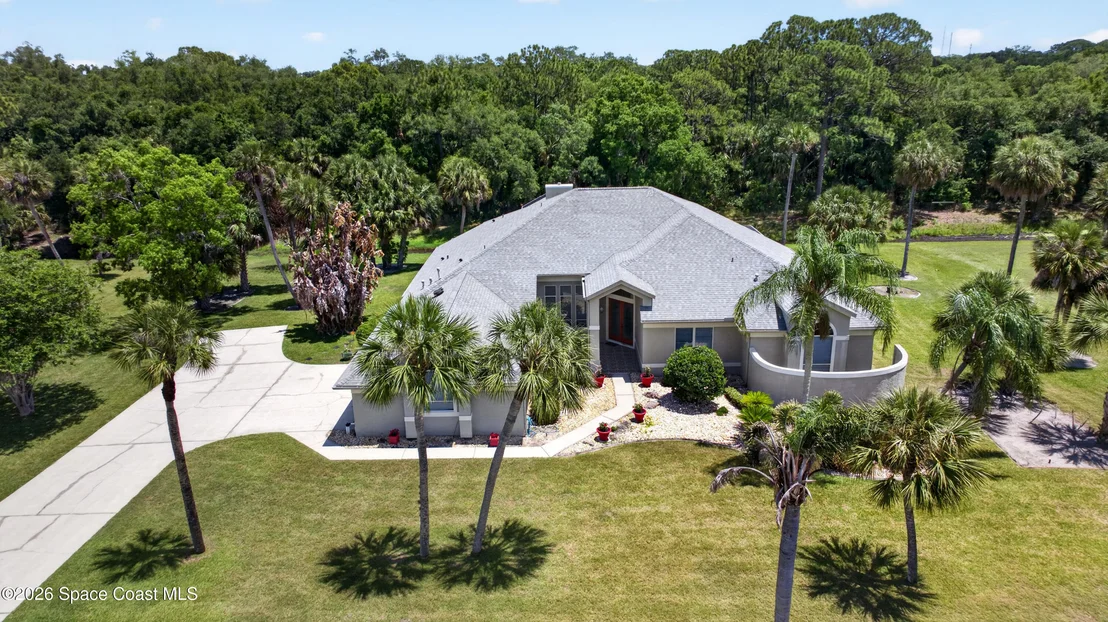 Photo of 900 Bluegrass Lane