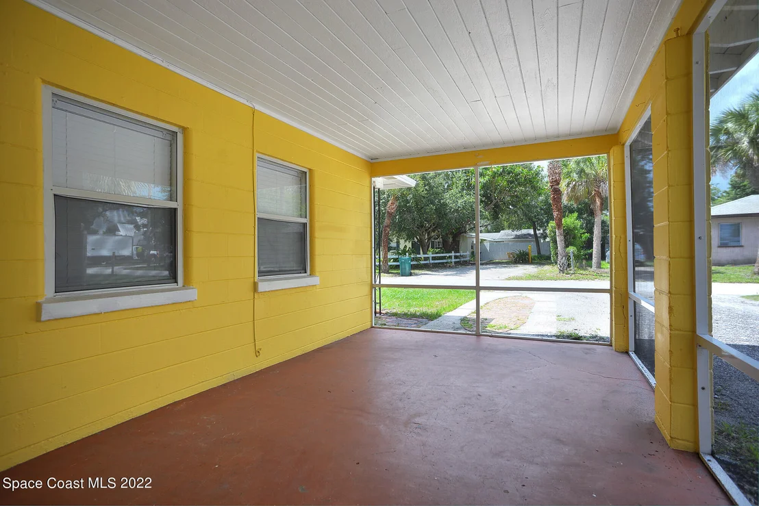 Photo of 560 Shady Lane