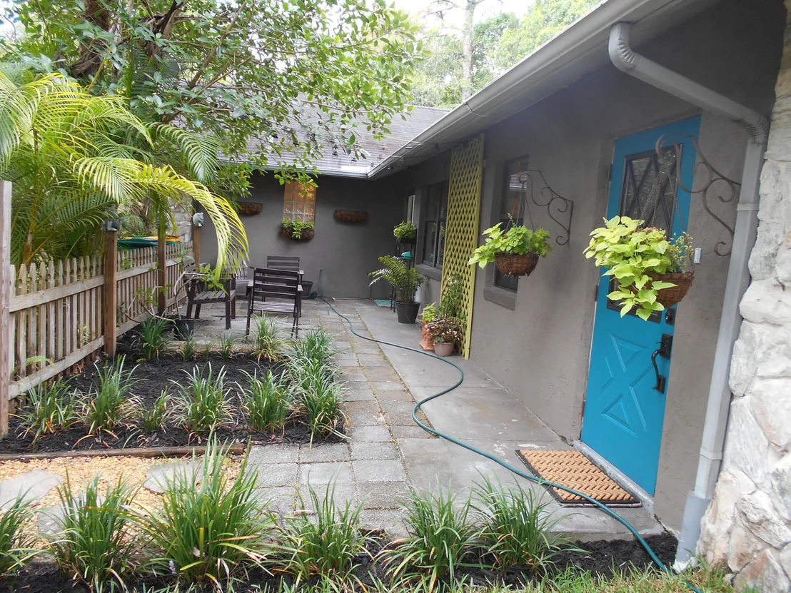 Photo of 8465 Henry Avenue