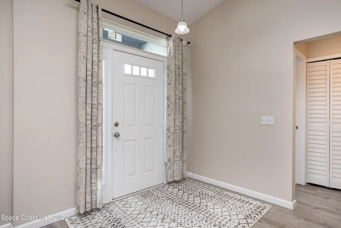 Photo of 1425 Brook Drive
