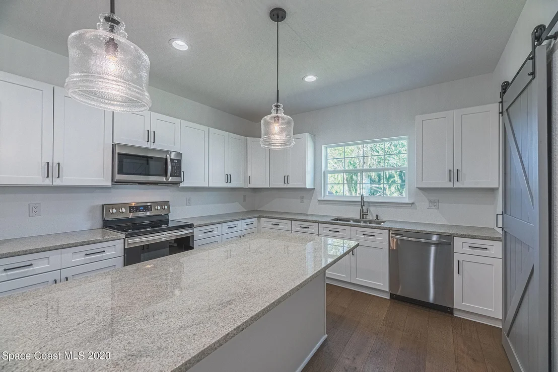 Photo of 431 Crescent Drive