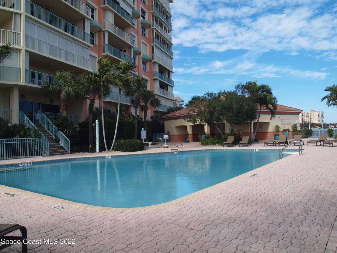Photo of Unit 302 at 100 Riverside Drive