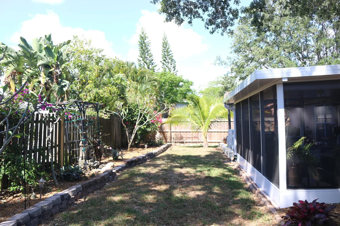Photo of 1249 Lakeview Drive