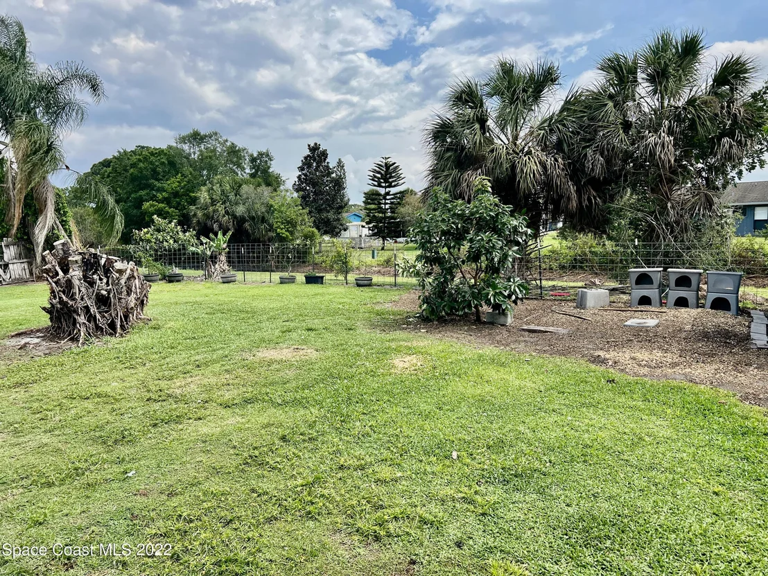 Photo of 1341 Cindy Circle NE