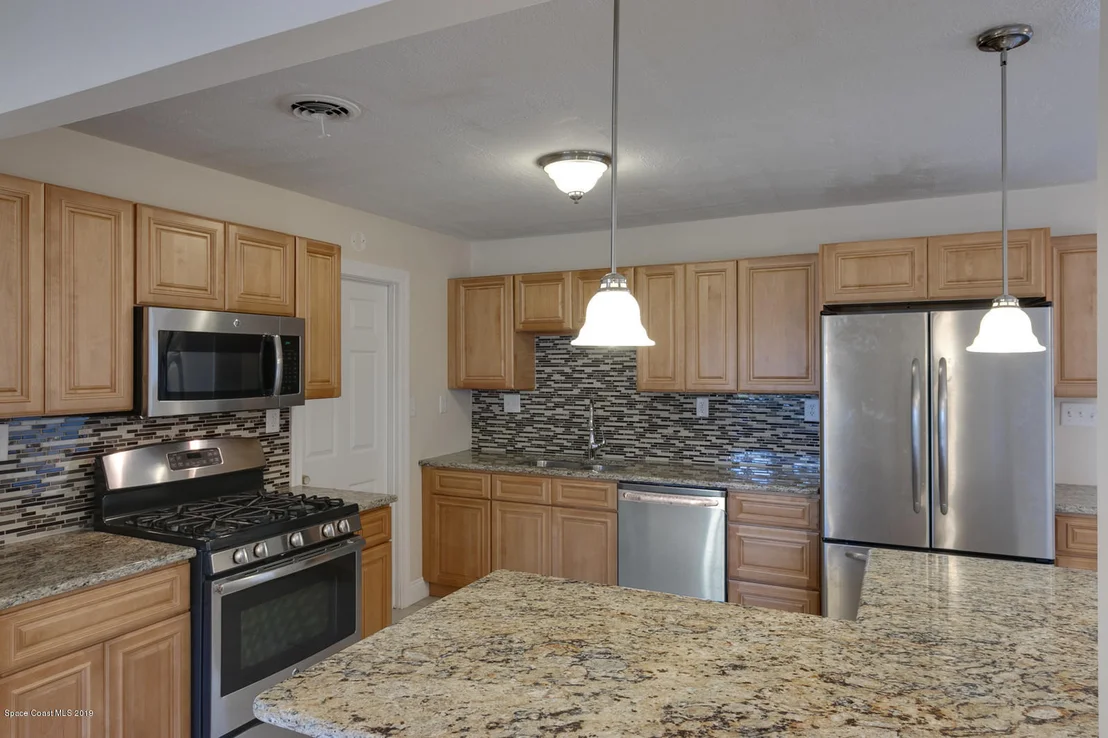 Photo of 1324 Estridge Drive