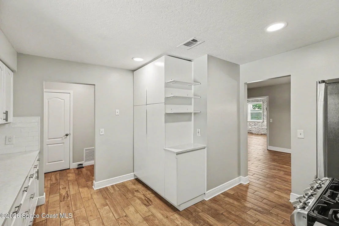 Photo of 990 Demaret Drive