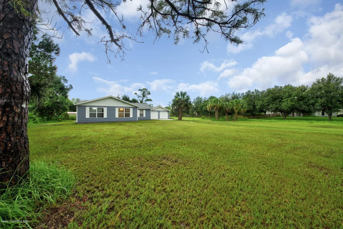 Photo of 4005 Alan Shepard Avenue