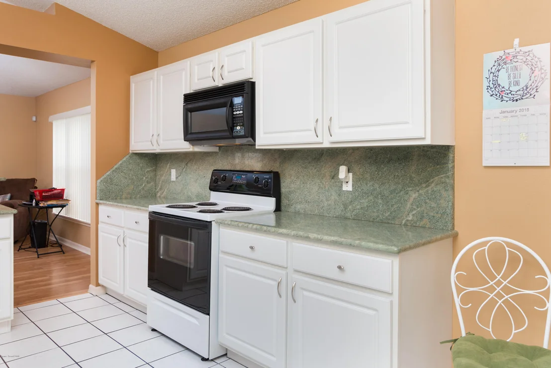 Photo of 1282 White Oak Circle