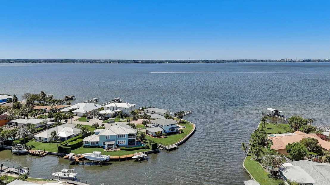 Photo of 451 River View Lane