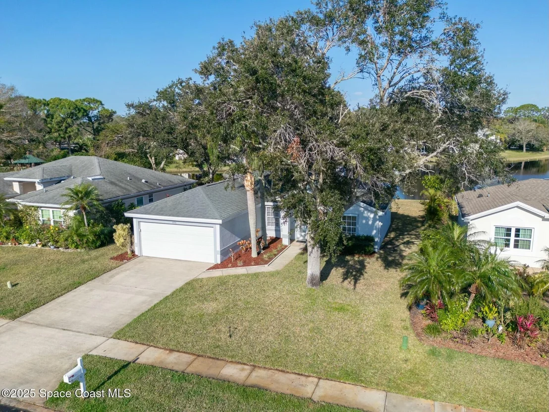 Photo of 6996 Hammock Lakes Drive