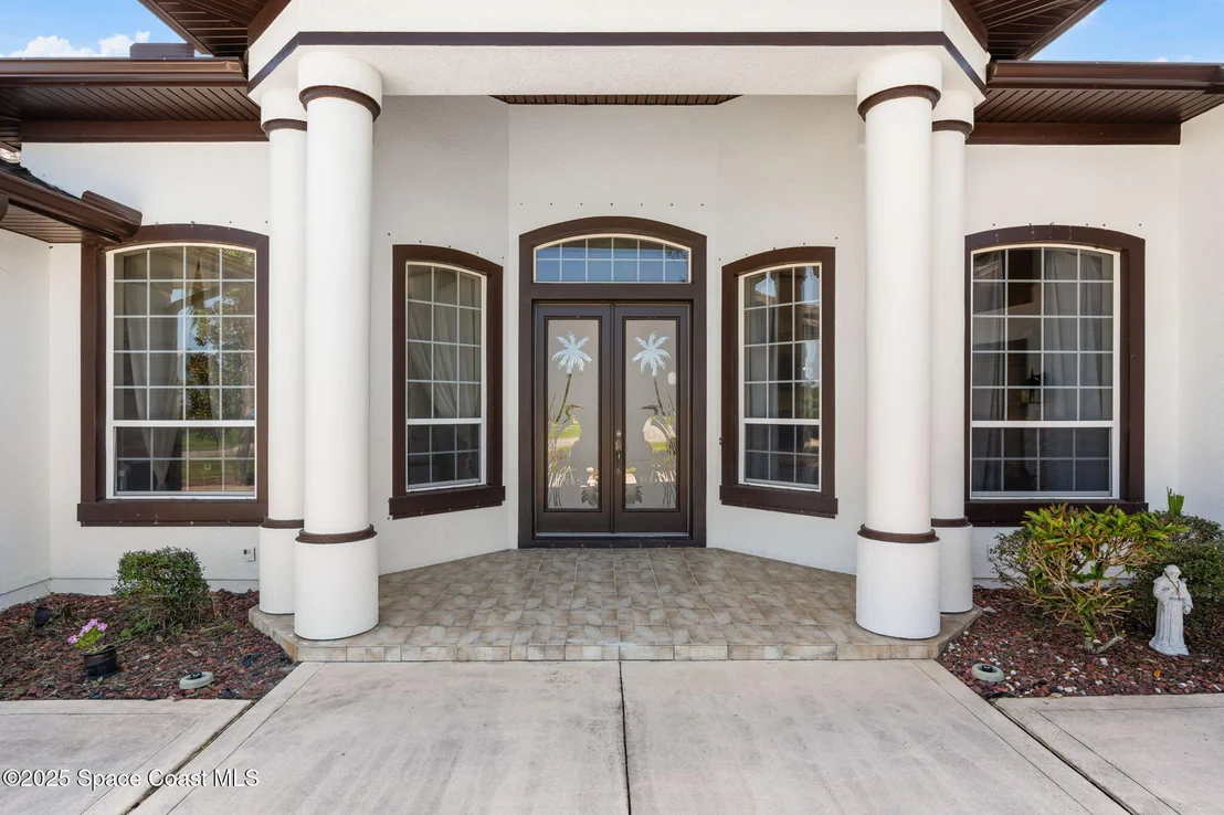 Photo of 4540 Canard Road