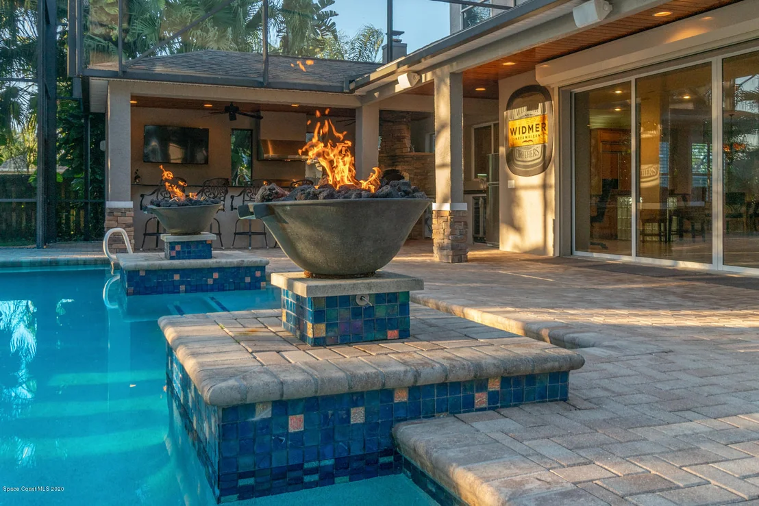 Photo of 5905 Newbury Circle