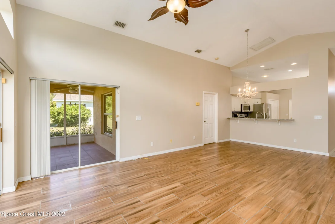 Photo of 1076 Pine Creek Circle NE