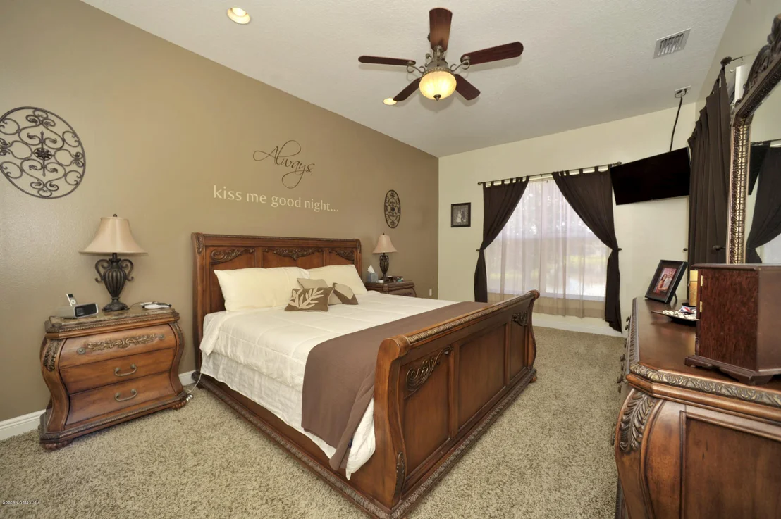 Photo of 4883 Buttonwood Drive