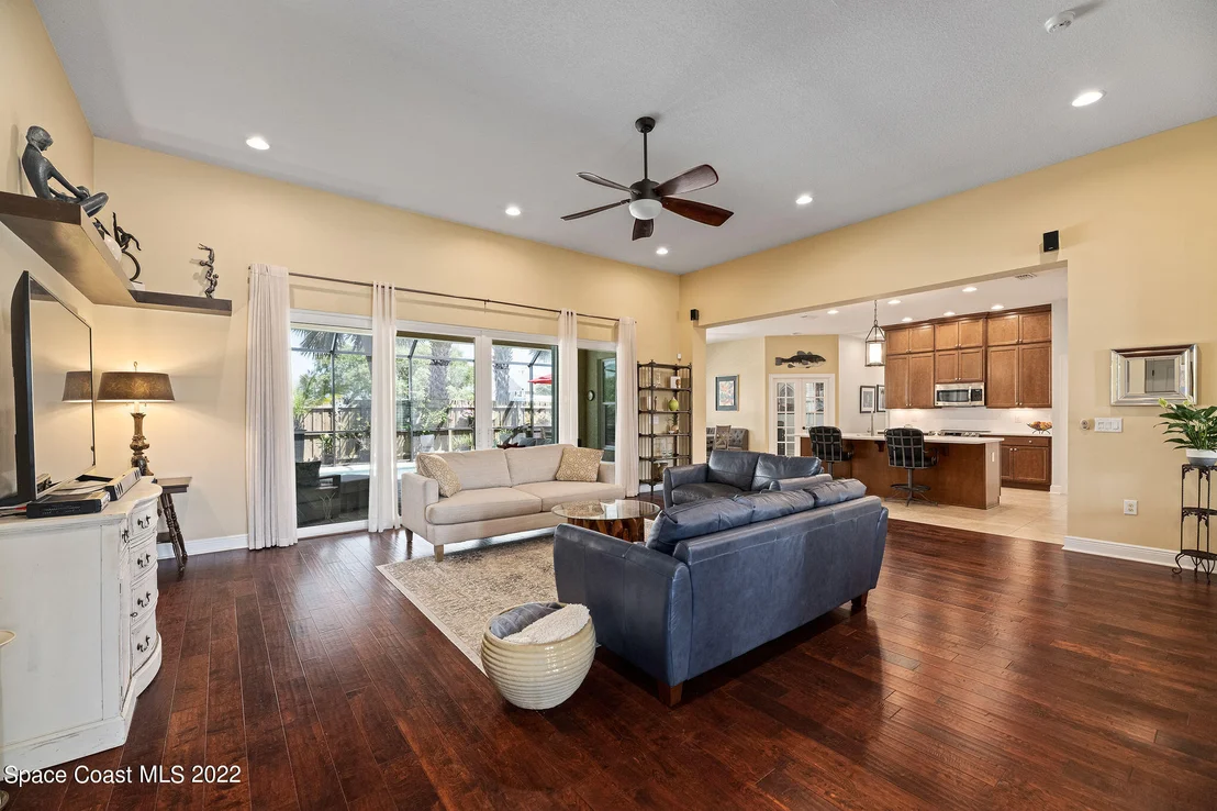 Photo of 130 7th Avenue