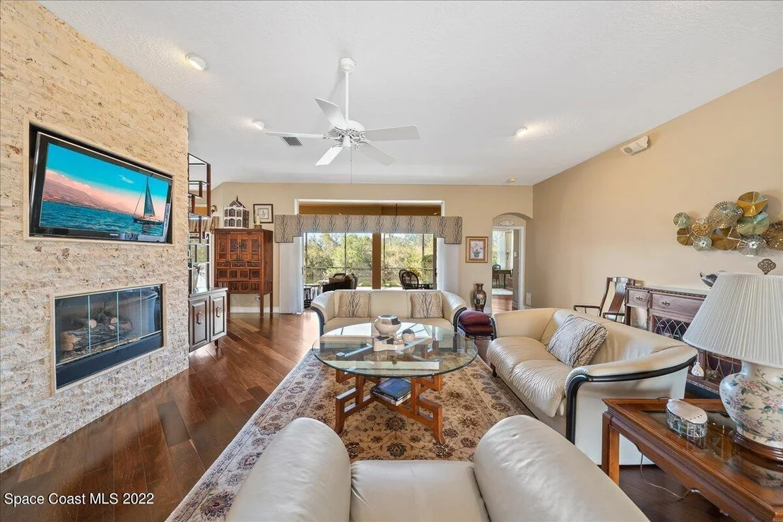 Photo of 937 Palm Brook Drive