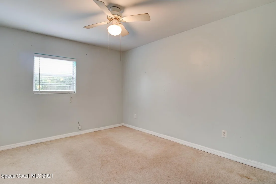Photo of 6039 Apple Avenue