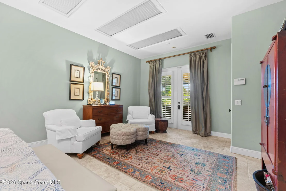Photo of 339 Cocoa Avenue
