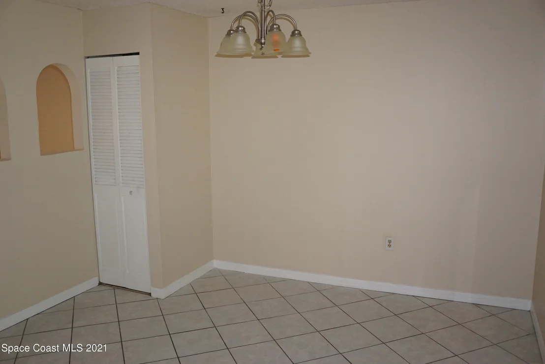 Photo of 1052 Bernice Road