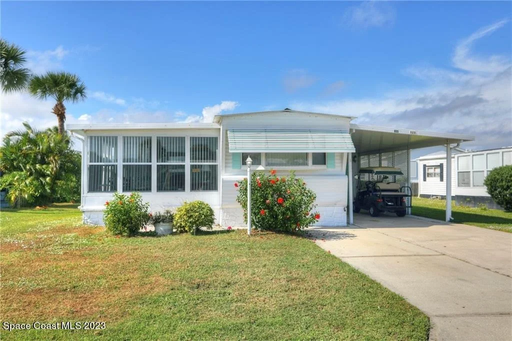 Photo of 925 Hawthorn Circle