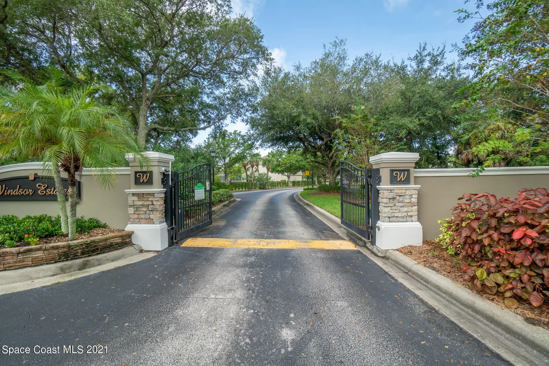 Photo of 5876 Arlington Circle