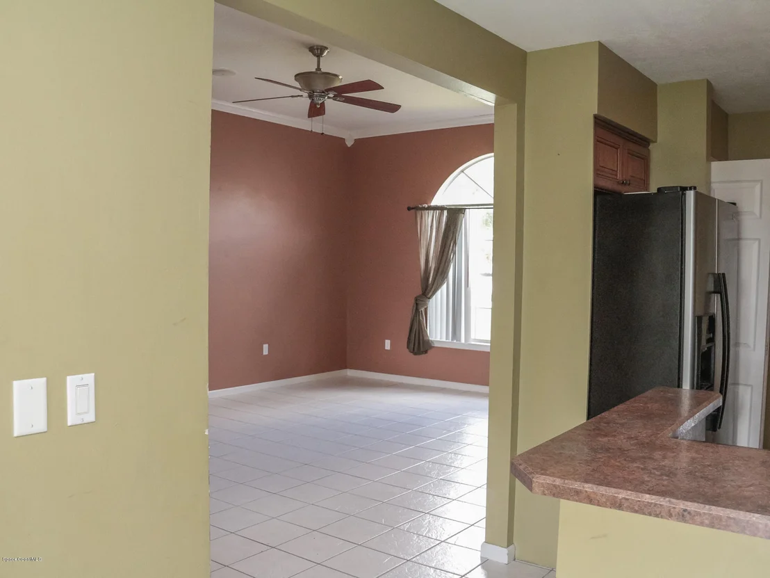 Photo of 1337 Heritage Acres Boulevard