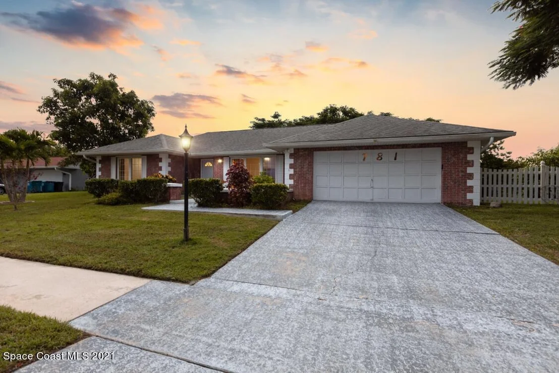 Photo of 781 Pebble Beach Avenue NE