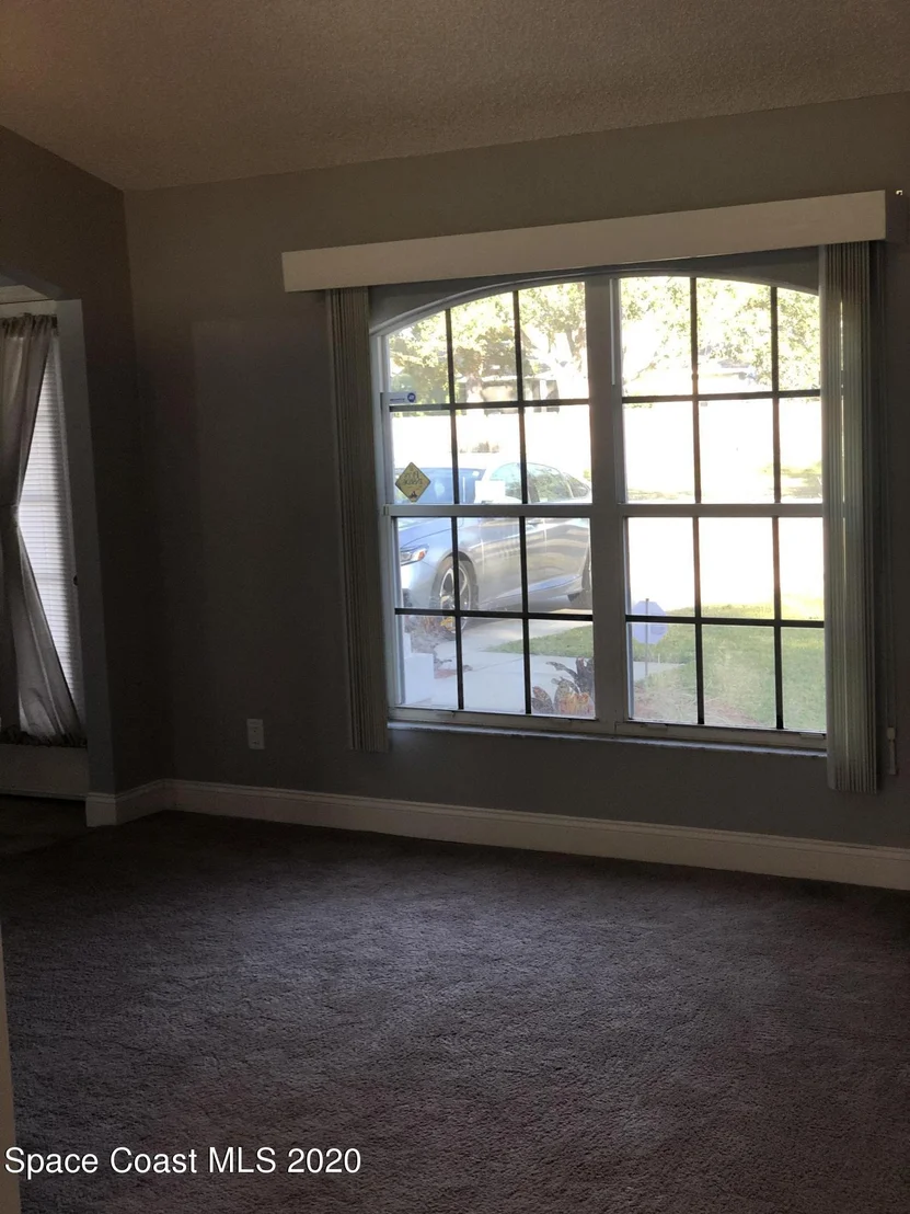Photo of 828 Laurel Drive