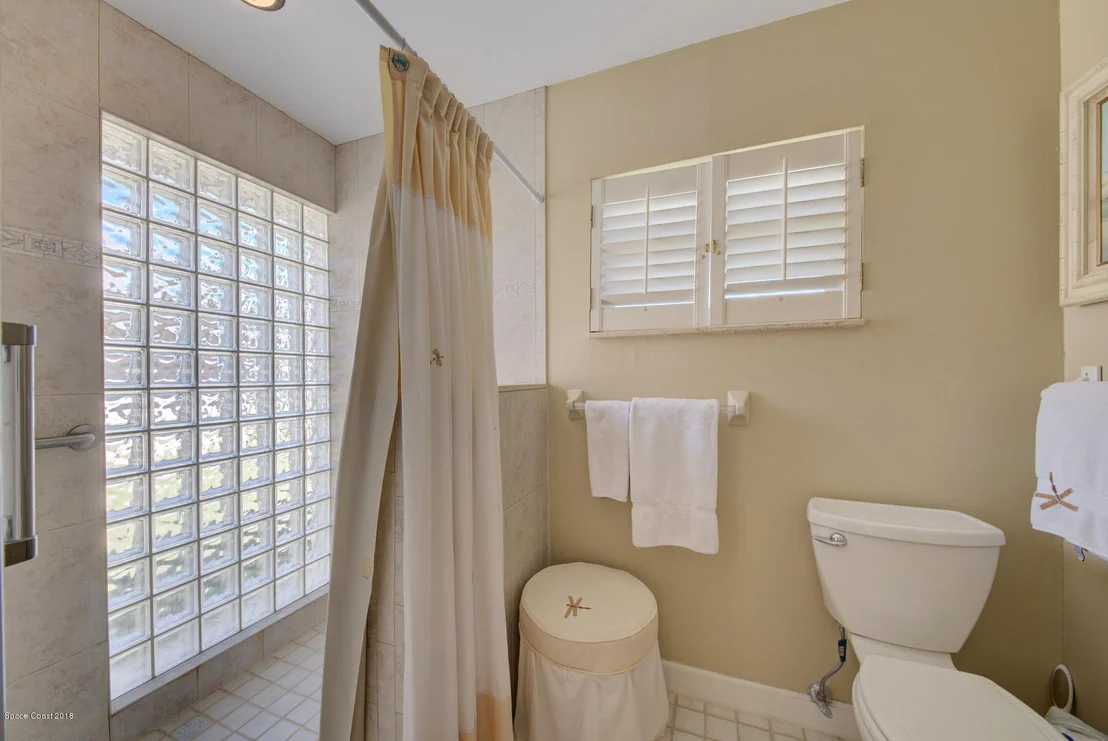 Photo of 452 Saint Johns Street
