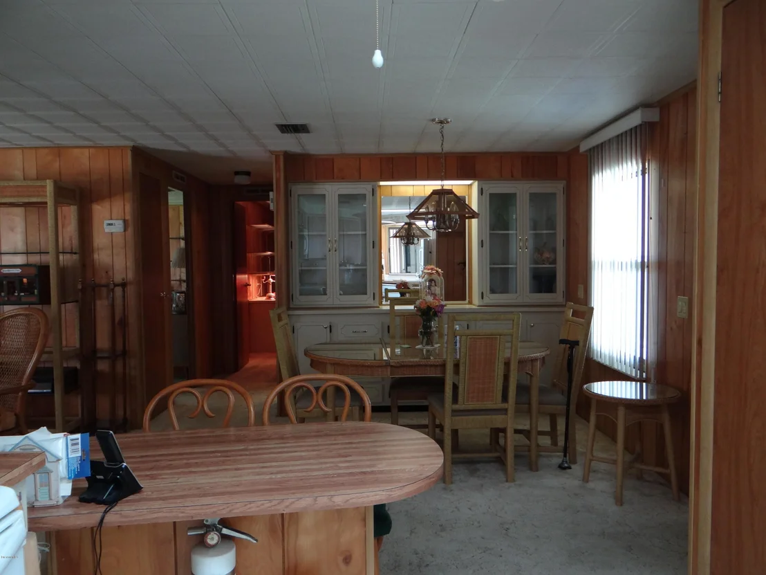 Photo of 527 Lee Court