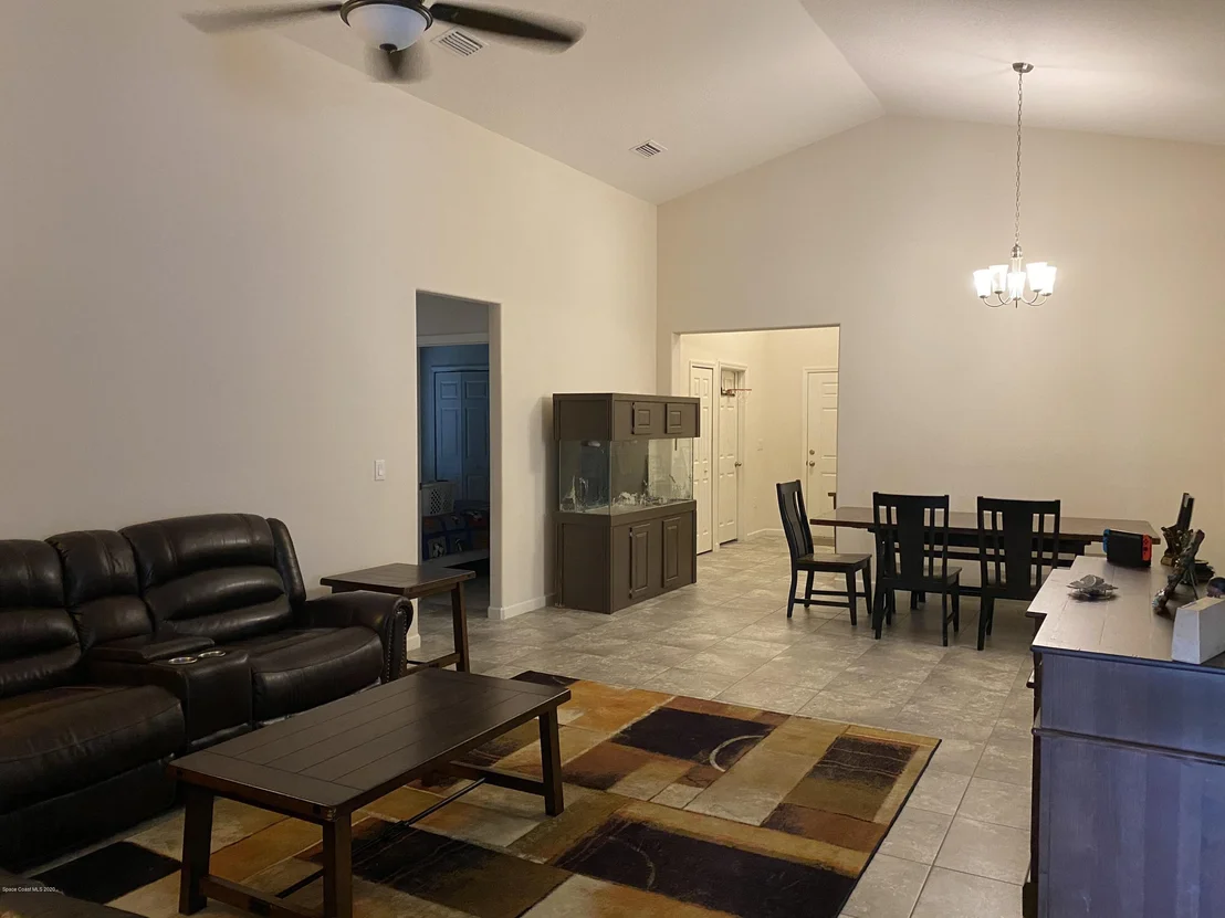 Photo of 2485 Falcon Lane