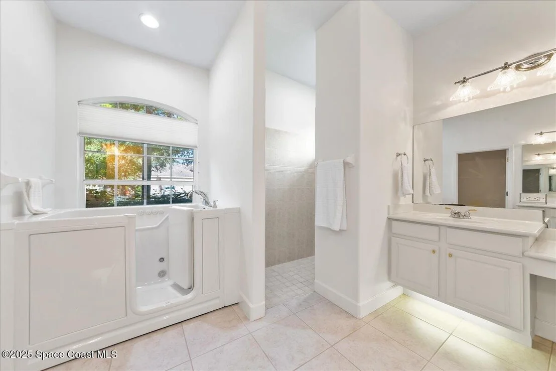 Photo of 327 Southampton Drive