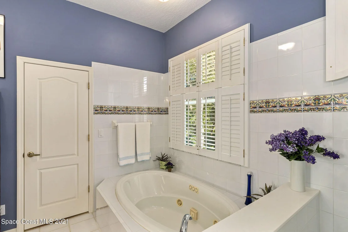 Photo of 176 Bayshore Drive