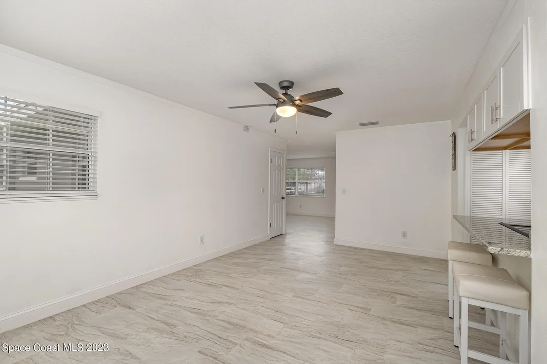Photo of 581 Oxford Avenue