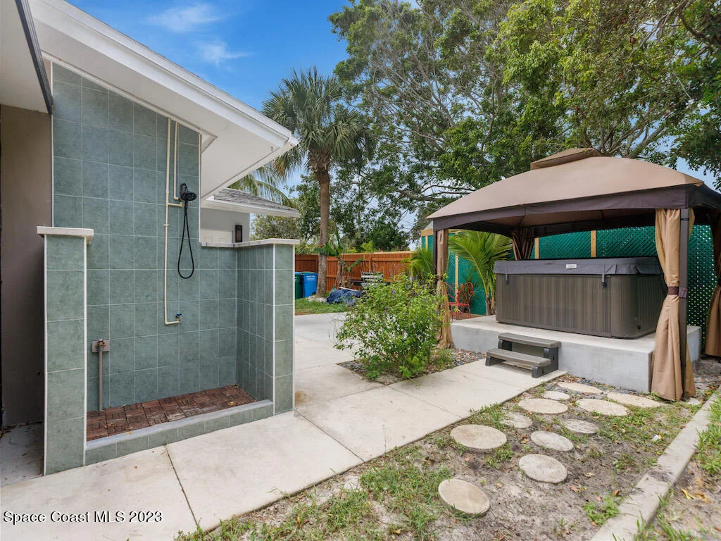 Photo of 526 Sunset Boulevard