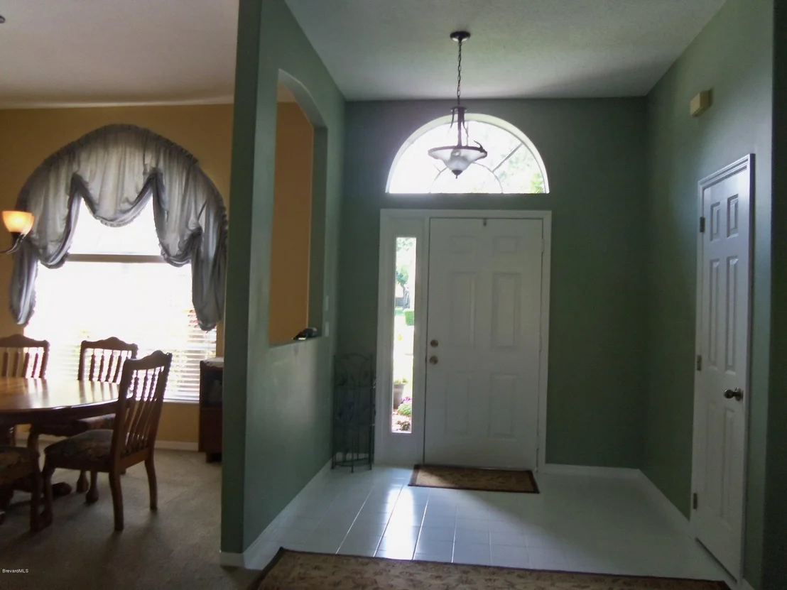 Photo of 975 Pelican Lane