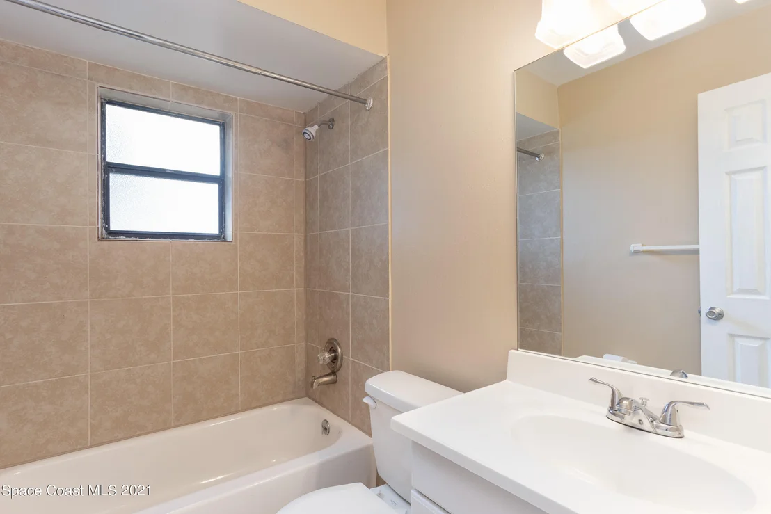Photo of 5649 Jamaica Road