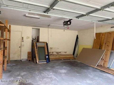 Photo of 927 Mariposa Drive NE