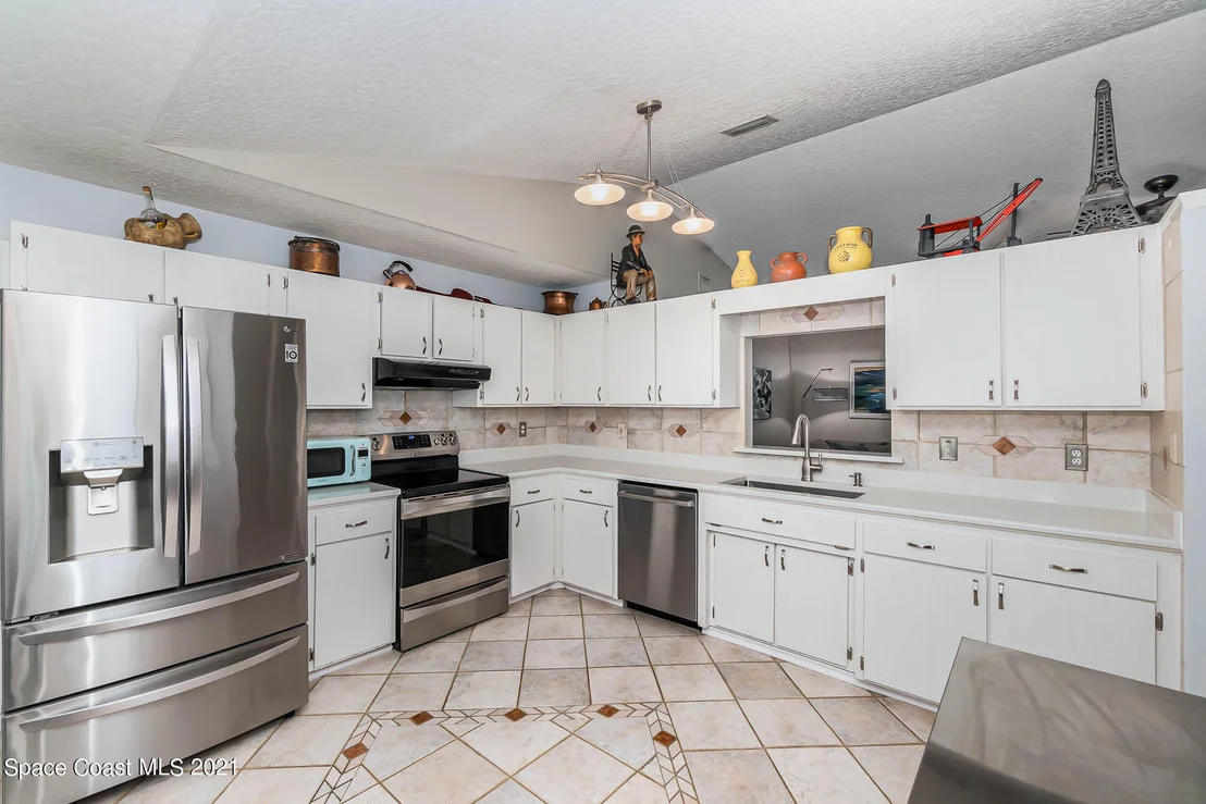 Photo of 5934 Cardiff Avenue