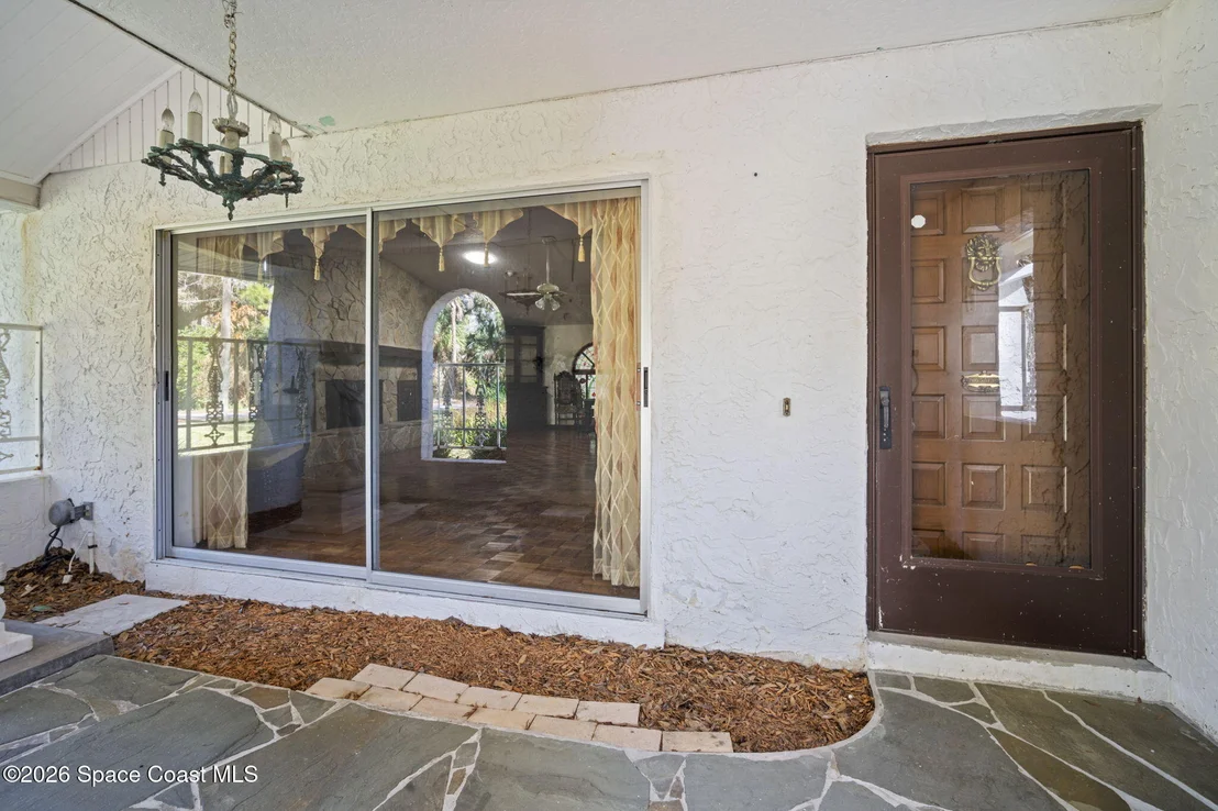 Photo of 620 W Pine Road