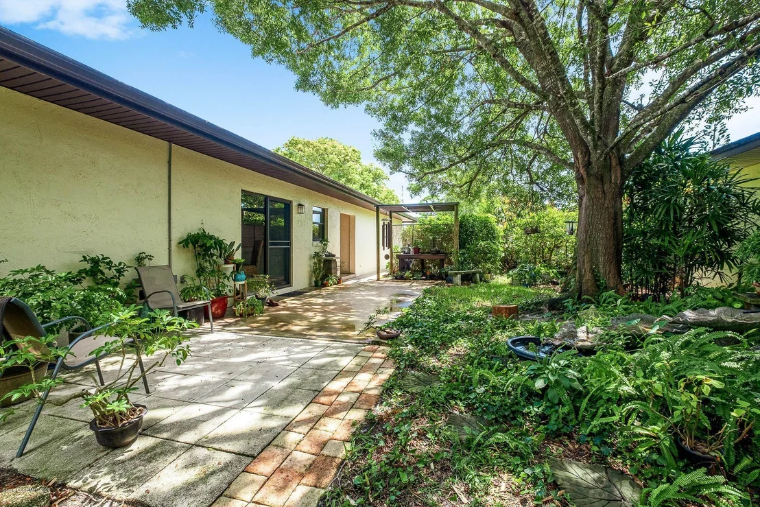 Photo of 303 Myrtlewood Road