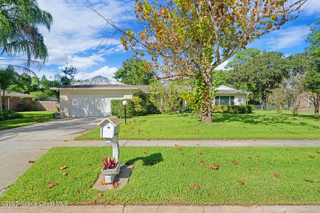 Photo of 611 Dundee Circle
