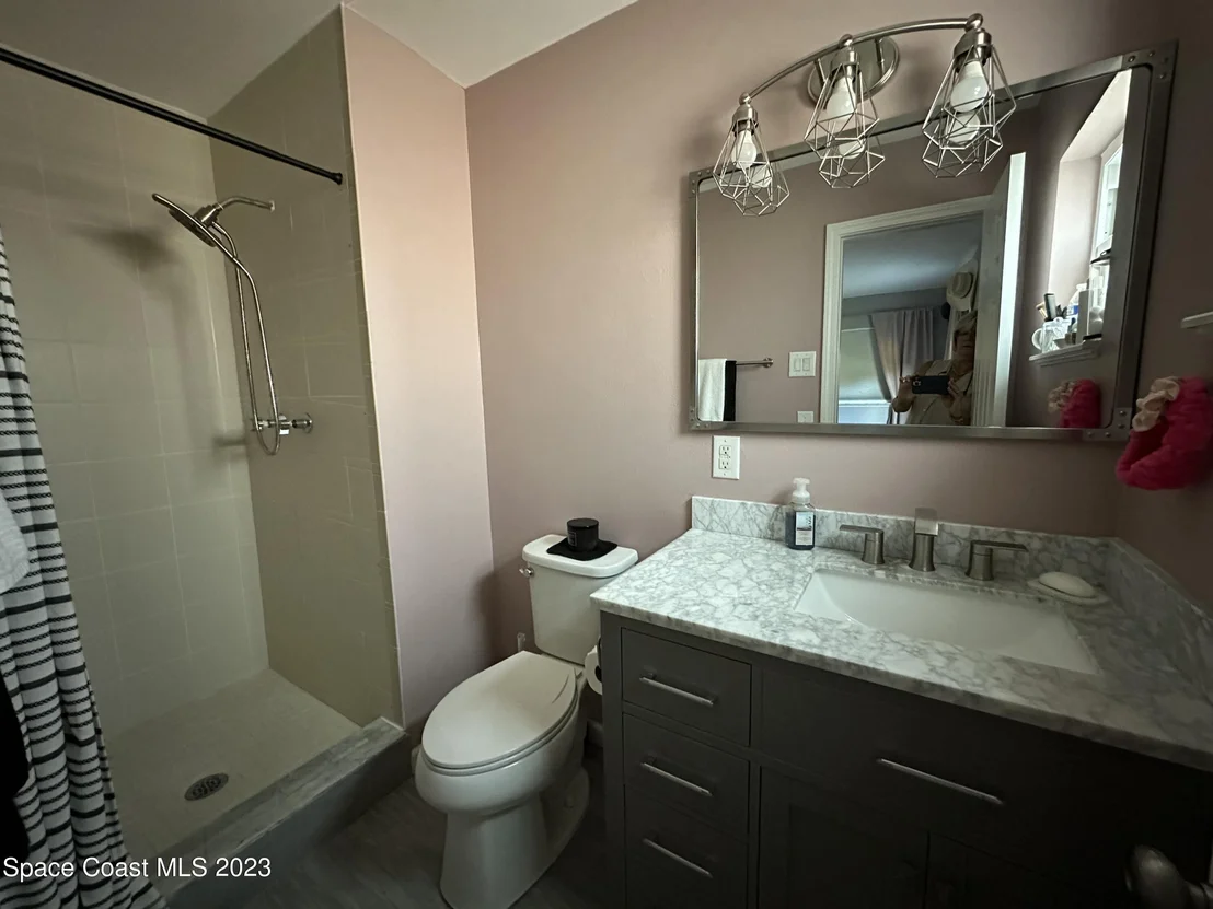 Photo of 989 Cardon Drive