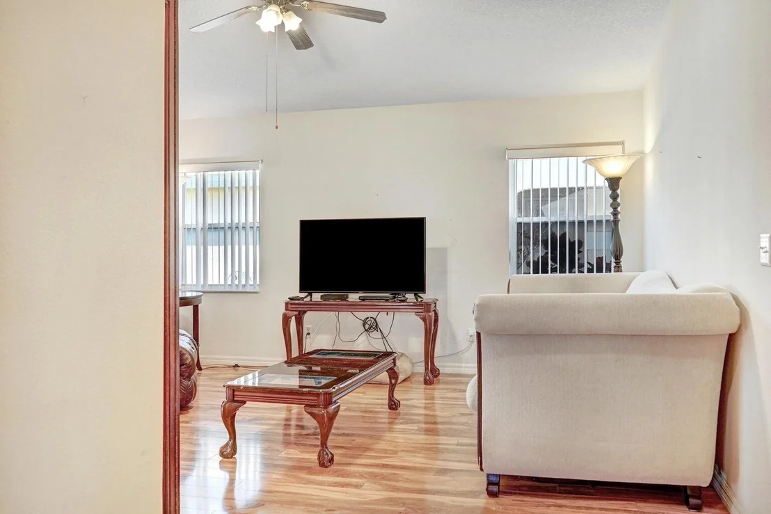 Photo of 1180 Goldenrod Circle NE