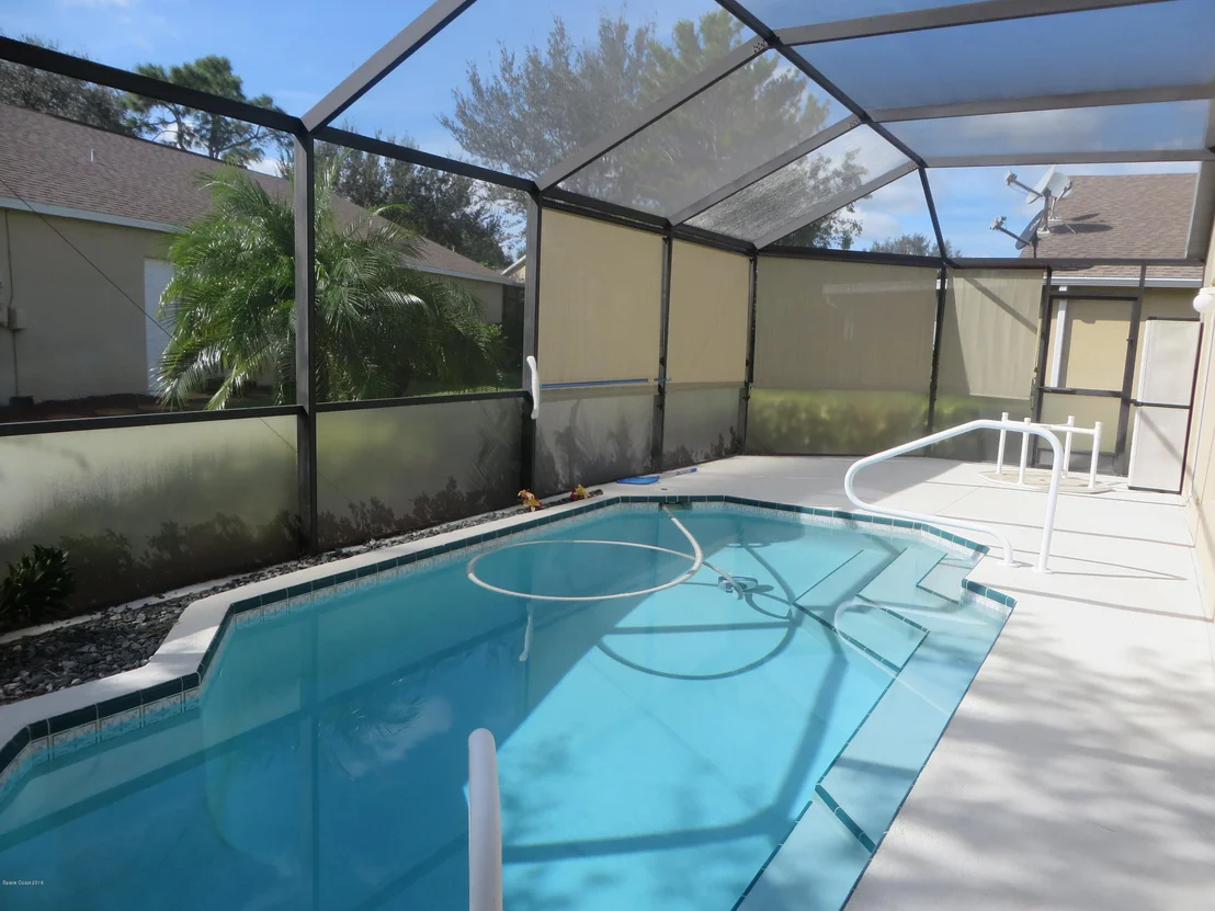Photo of 970 Villa Drive