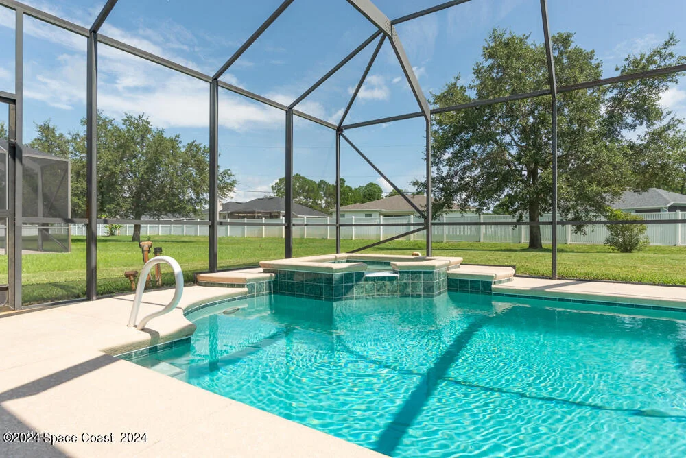 Photo of 2131 Windbrook Drive SE