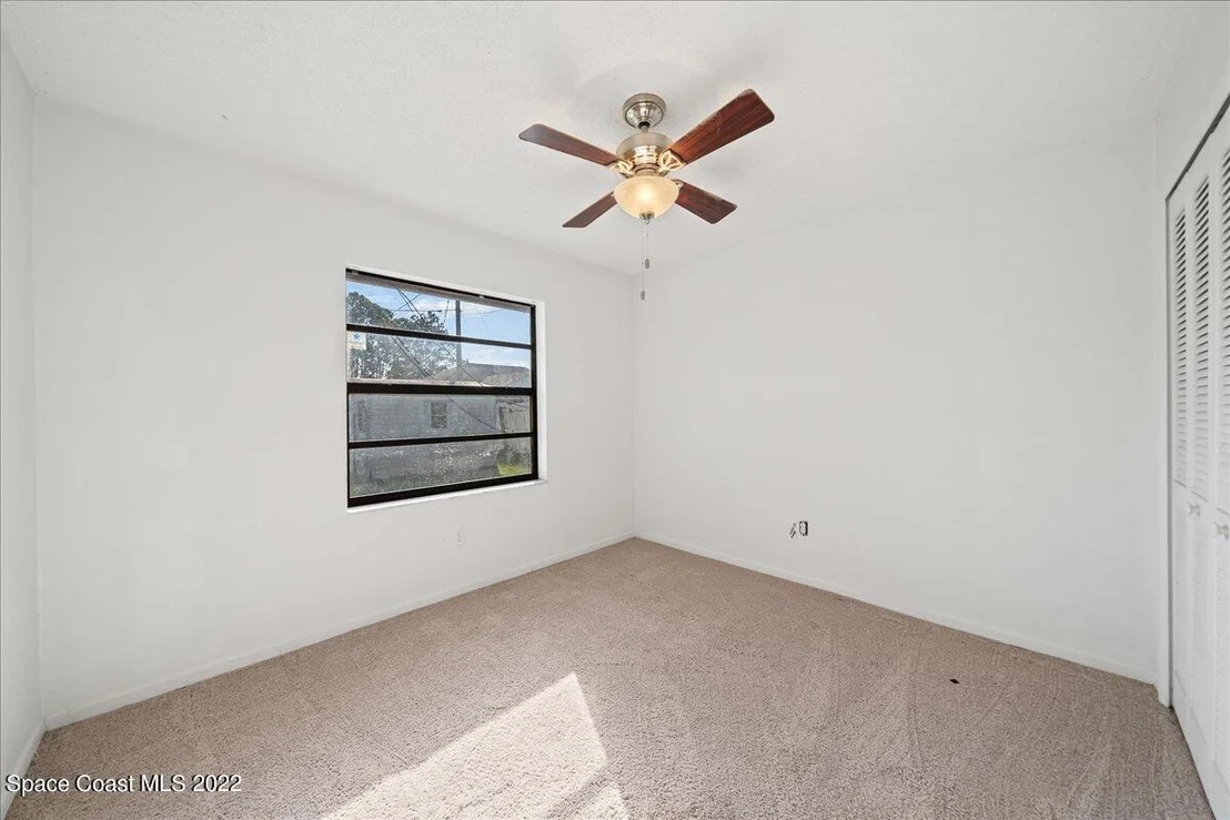 Photo of 811 Lyons Circle NW
