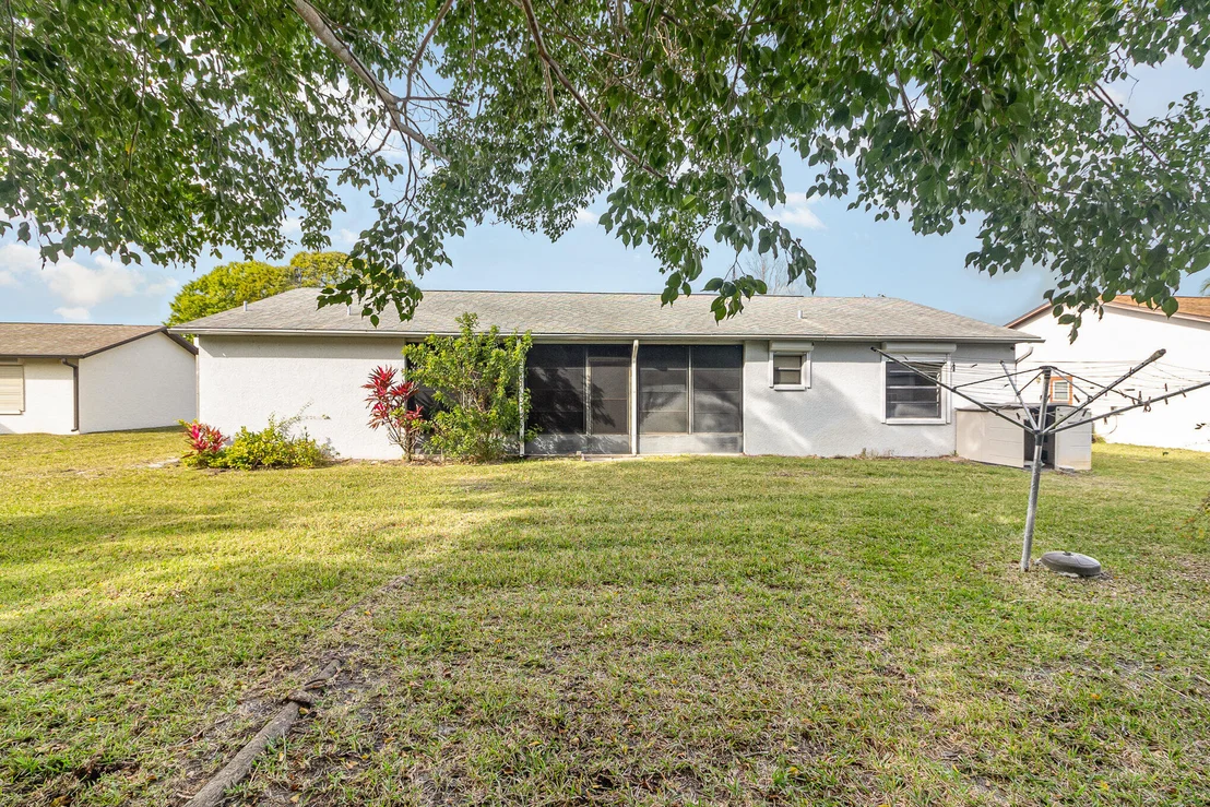 Photo of 137 Cinnamon Lake Circle