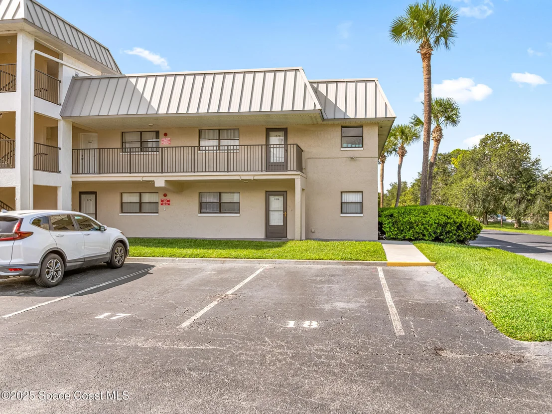 Photo of Unit 1218 at 305 Tangle Run Boulevard