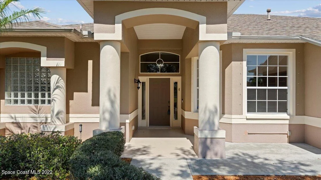 Photo of 5947 Newbury Circle